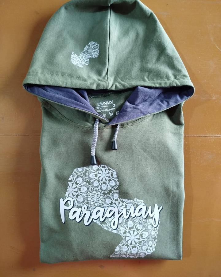 Buzo canguro verde con estampa Paraguay