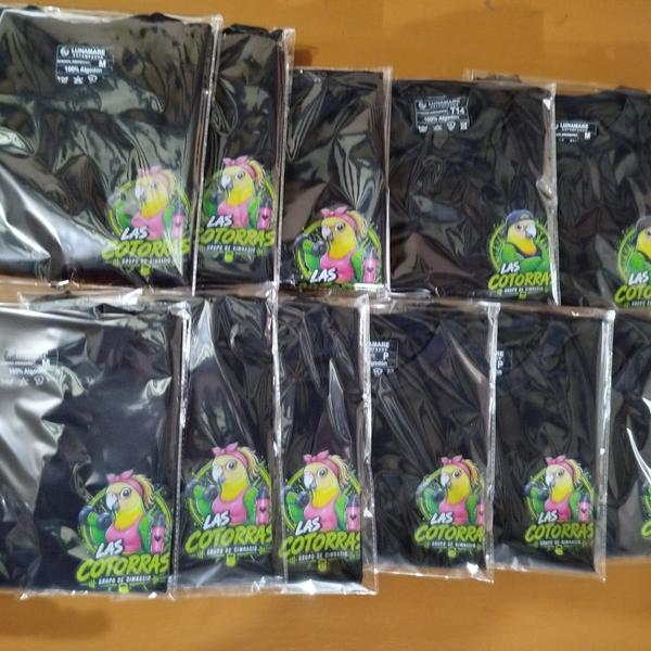 Remeras negras para un evento